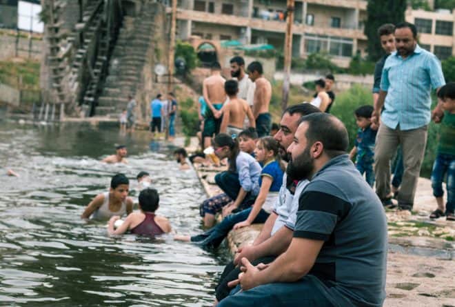 اندماج الثقافات عبء على السوريّين